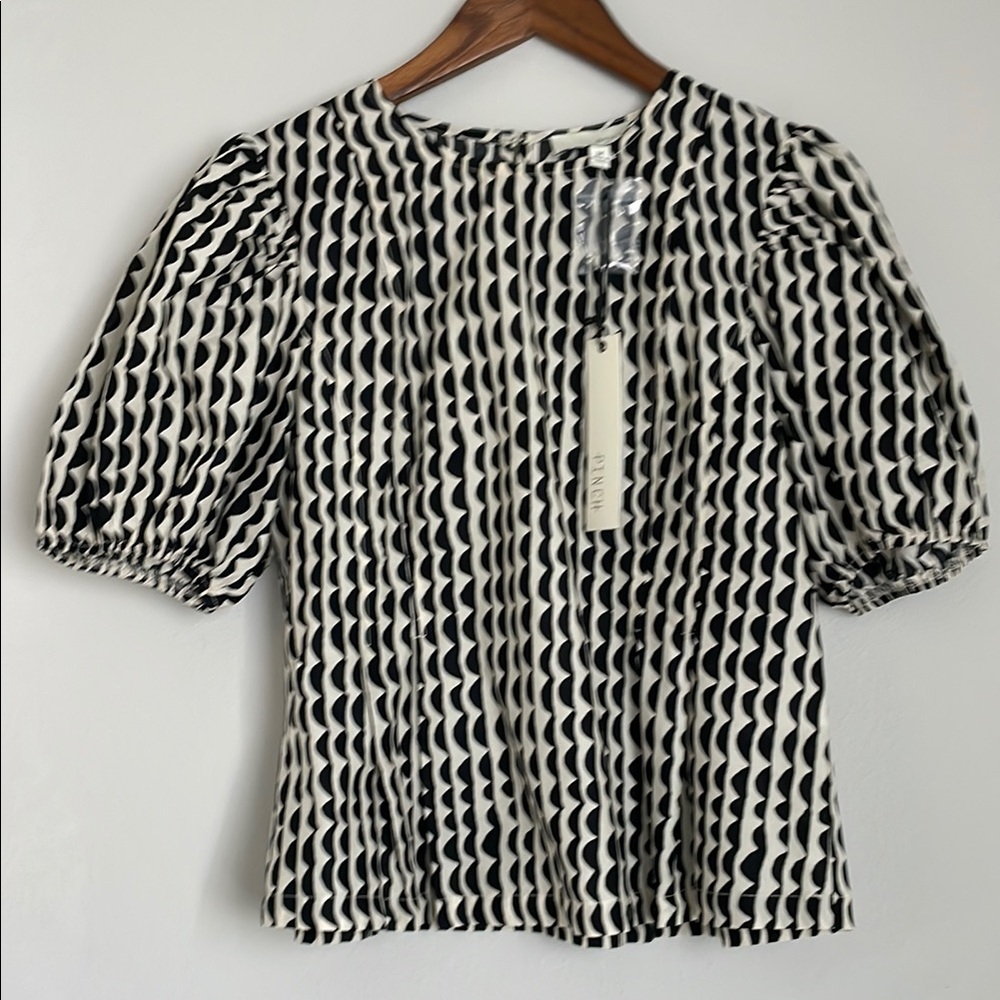 Mod geometric patterned puff sleeve blouse NWT